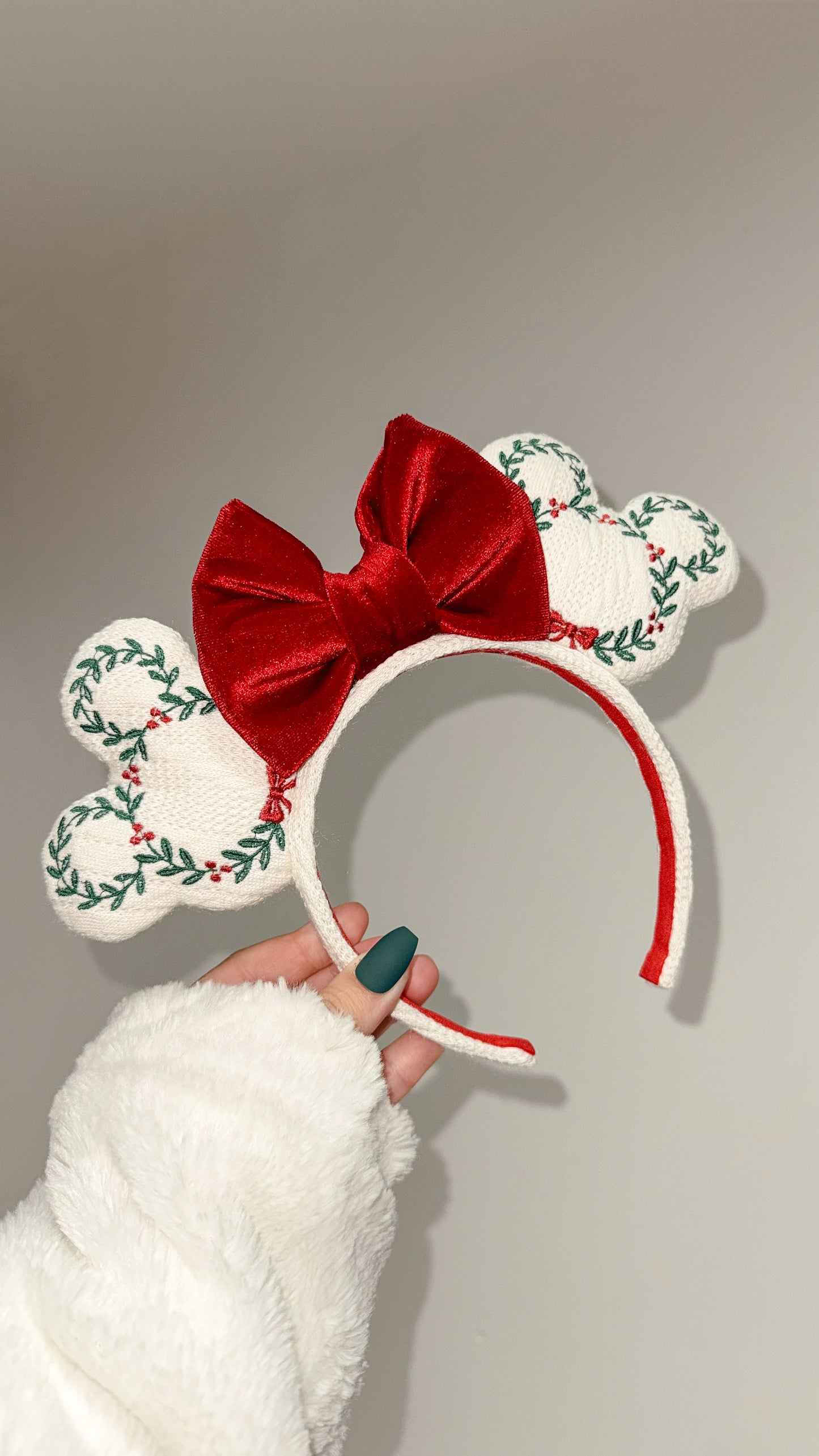 Christmas Wreath Ears (Pre-Order)