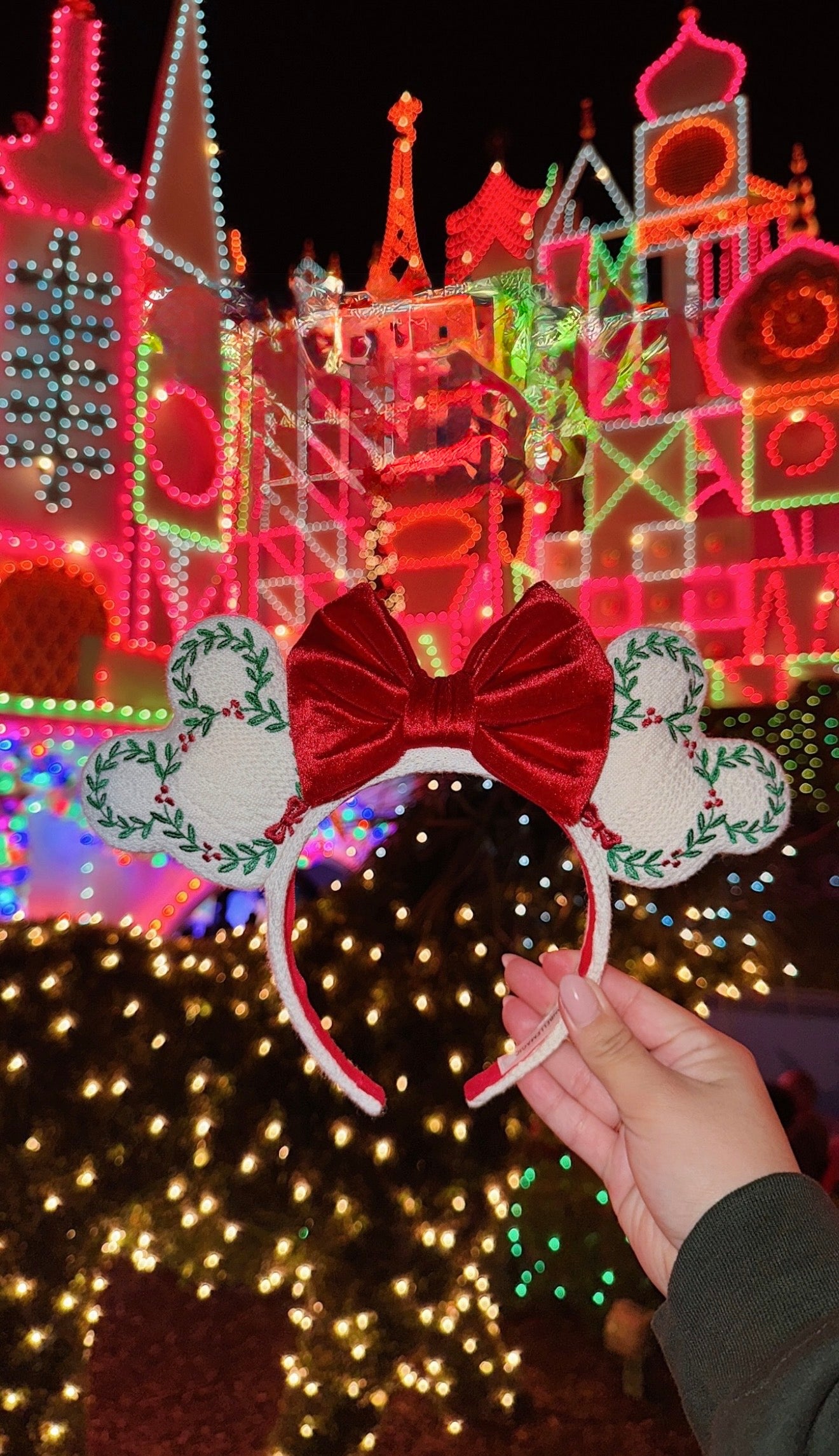 Christmas Wreath Ears (Pre-Order)