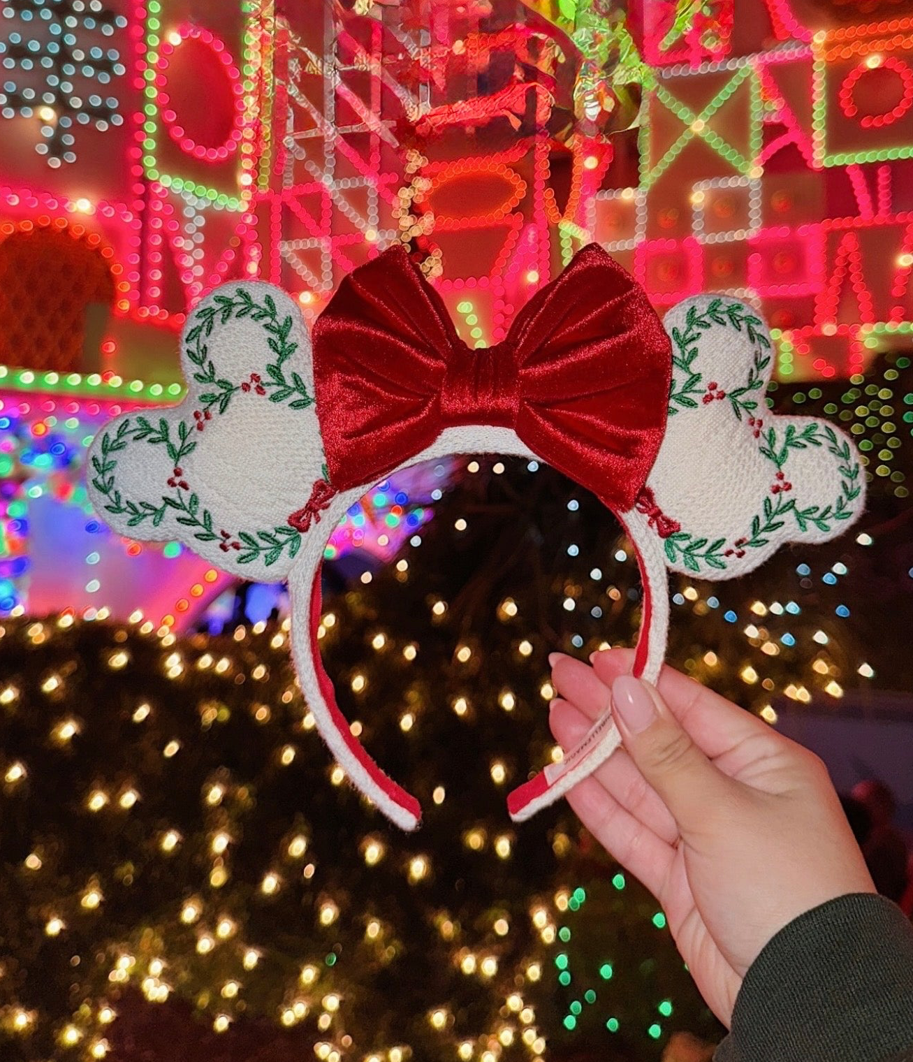 Christmas Wreath Ears (Pre-Order)