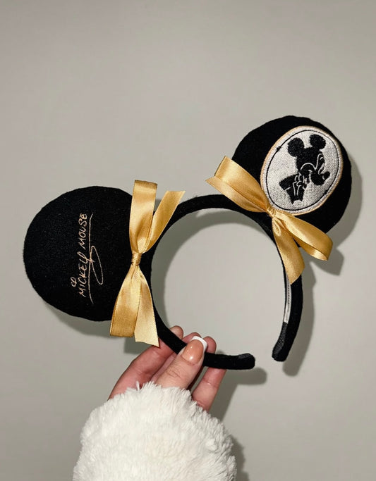 Vintage Mick Mouse Silhouette